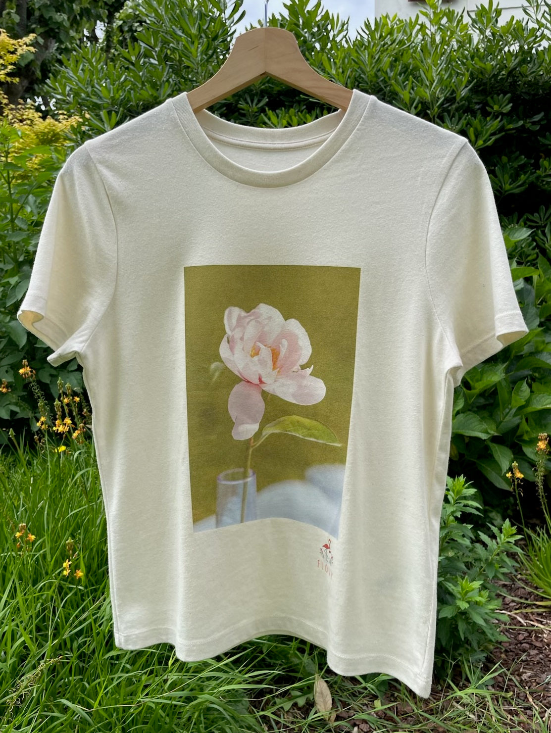 Peony on the Lawn: Natural Raw